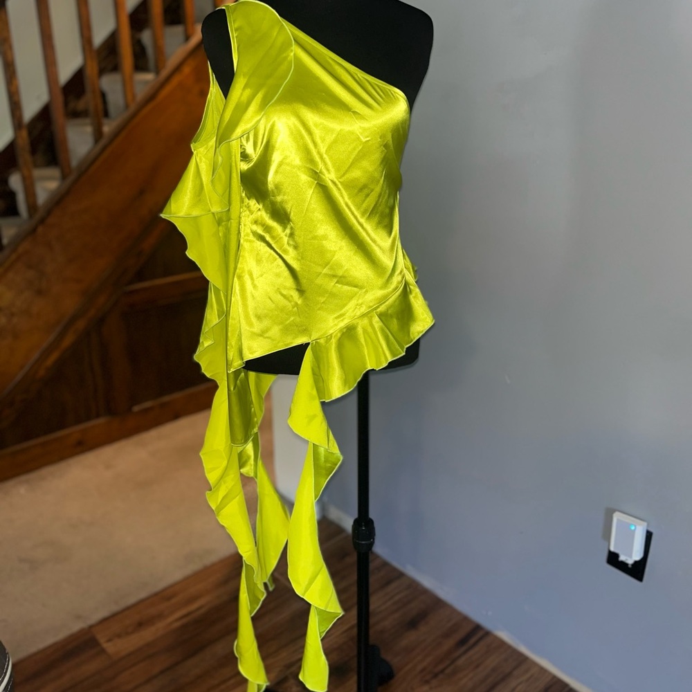 NWT PLT Vibrant Asymmetrical Neon Green Top - 4